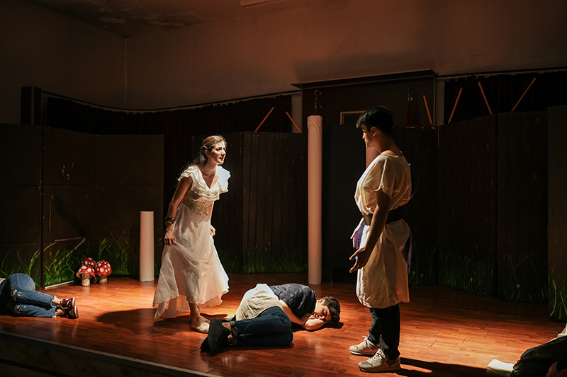 play at the royal shakespeare theatre
